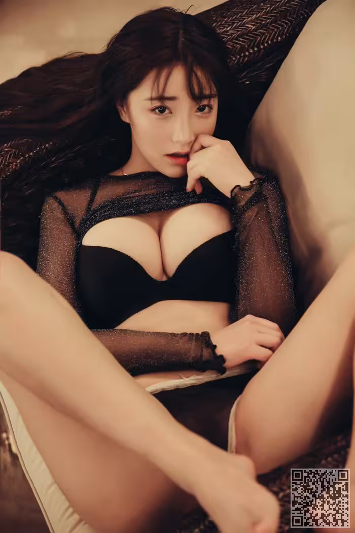 妖艳人妻芒果柯柯内衣难挡汹涌G奶