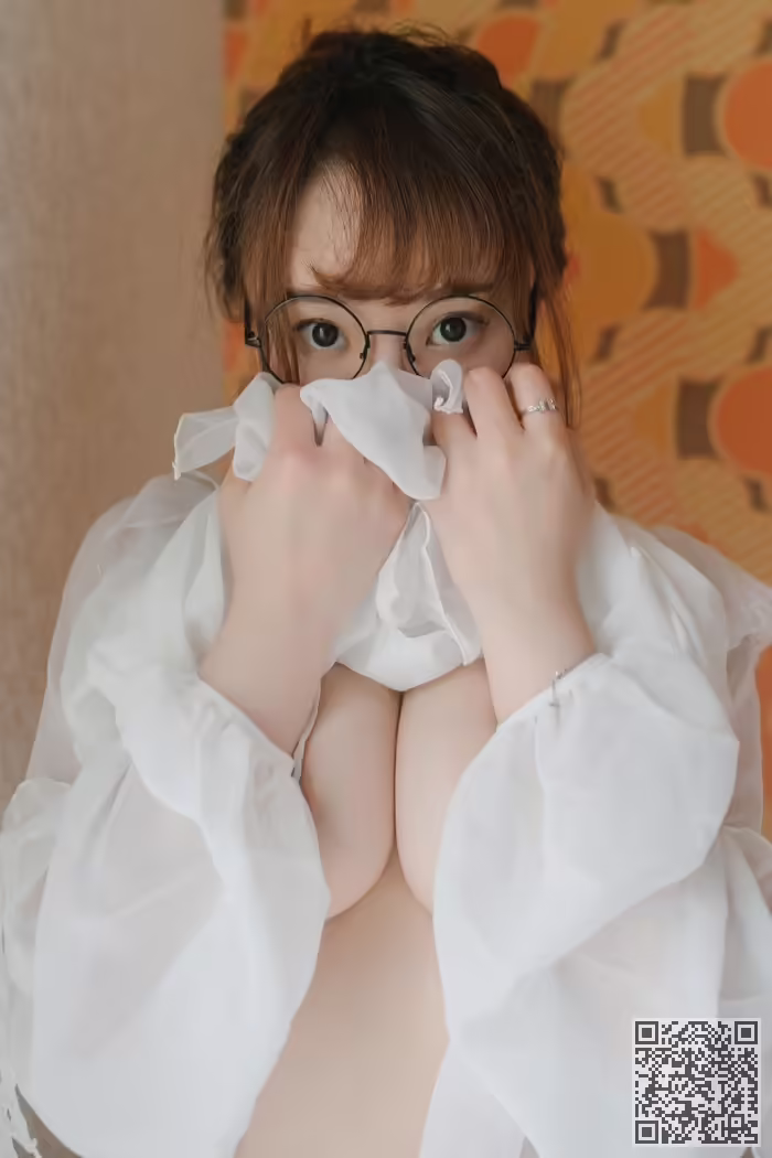 童颜、巨乳、柳侑绮