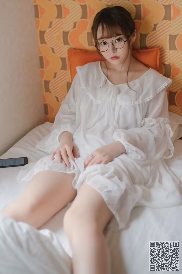 童颜、巨乳、柳侑绮