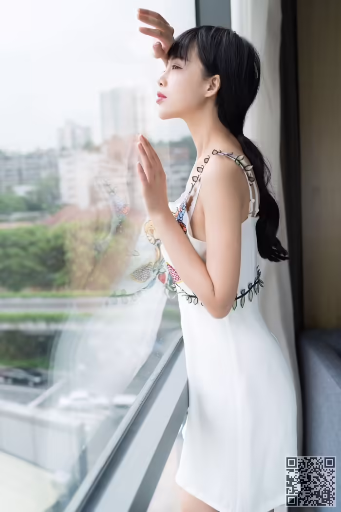 巨乳、嫩模、欲罢不能
