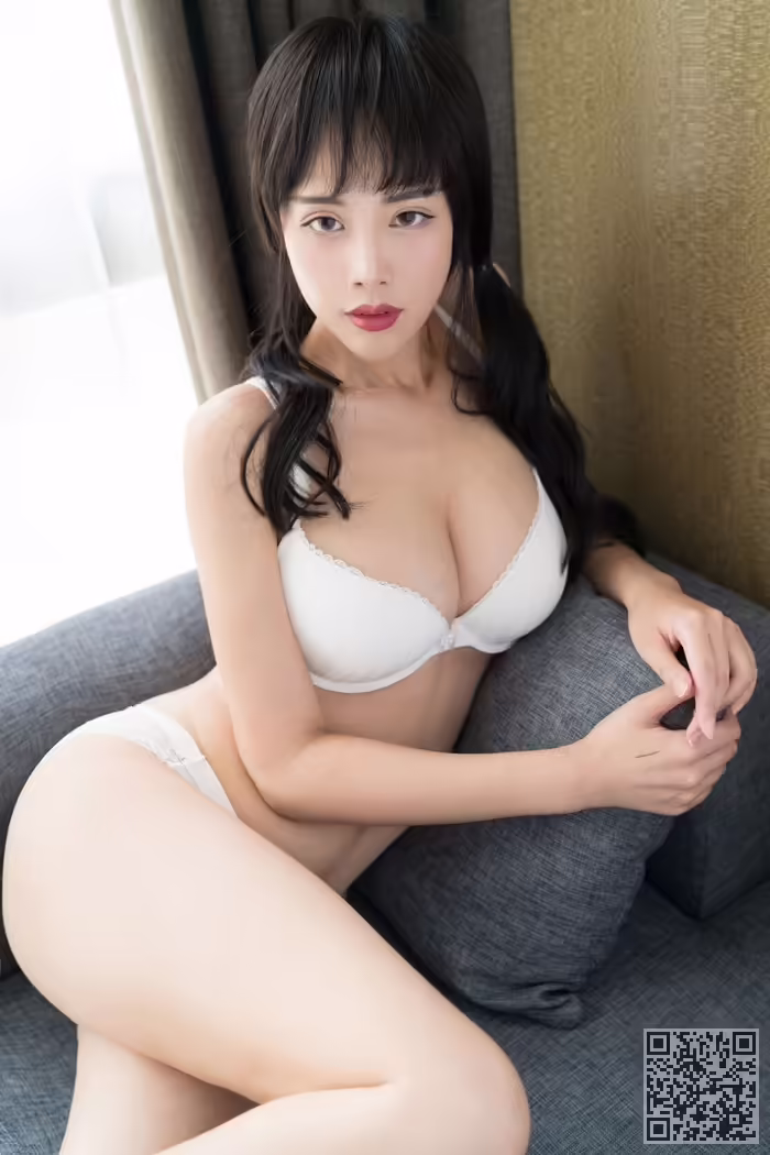 巨乳、嫩模、欲罢不能