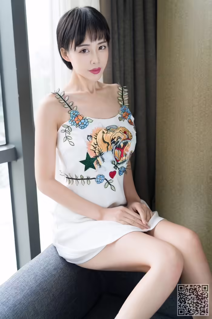 巨乳、嫩模、欲罢不能