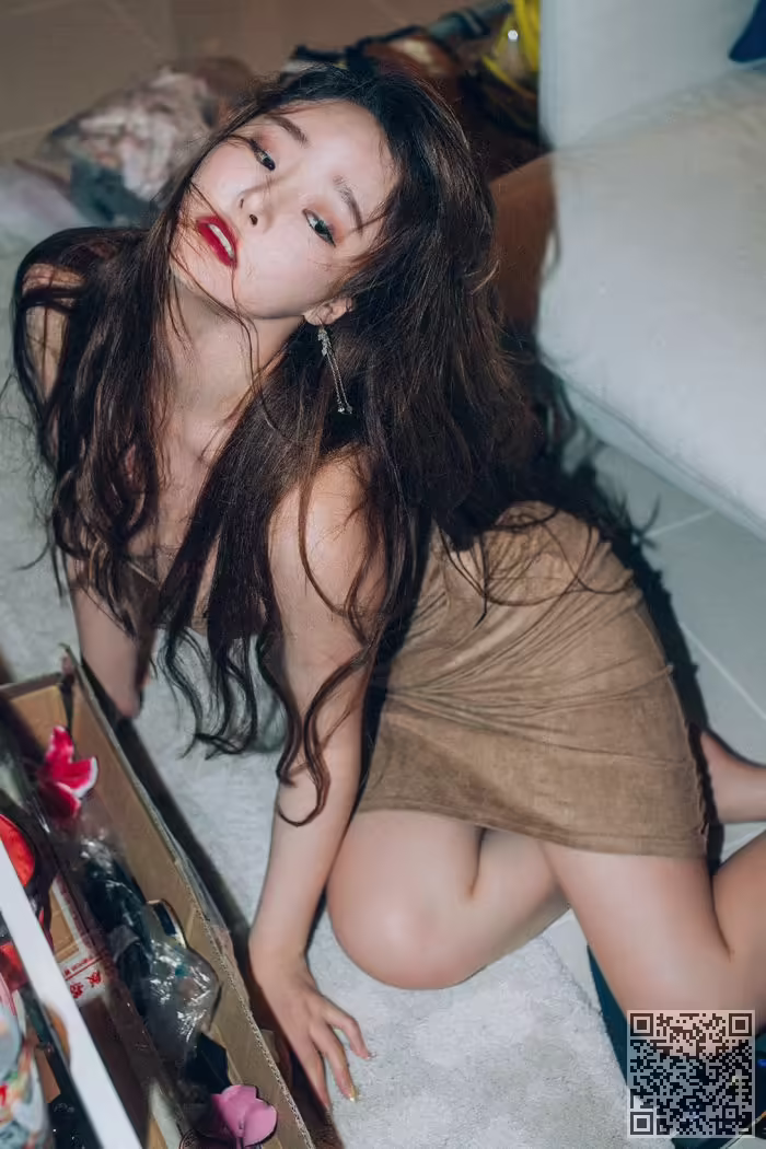 人妻、柳侑绮、湿身