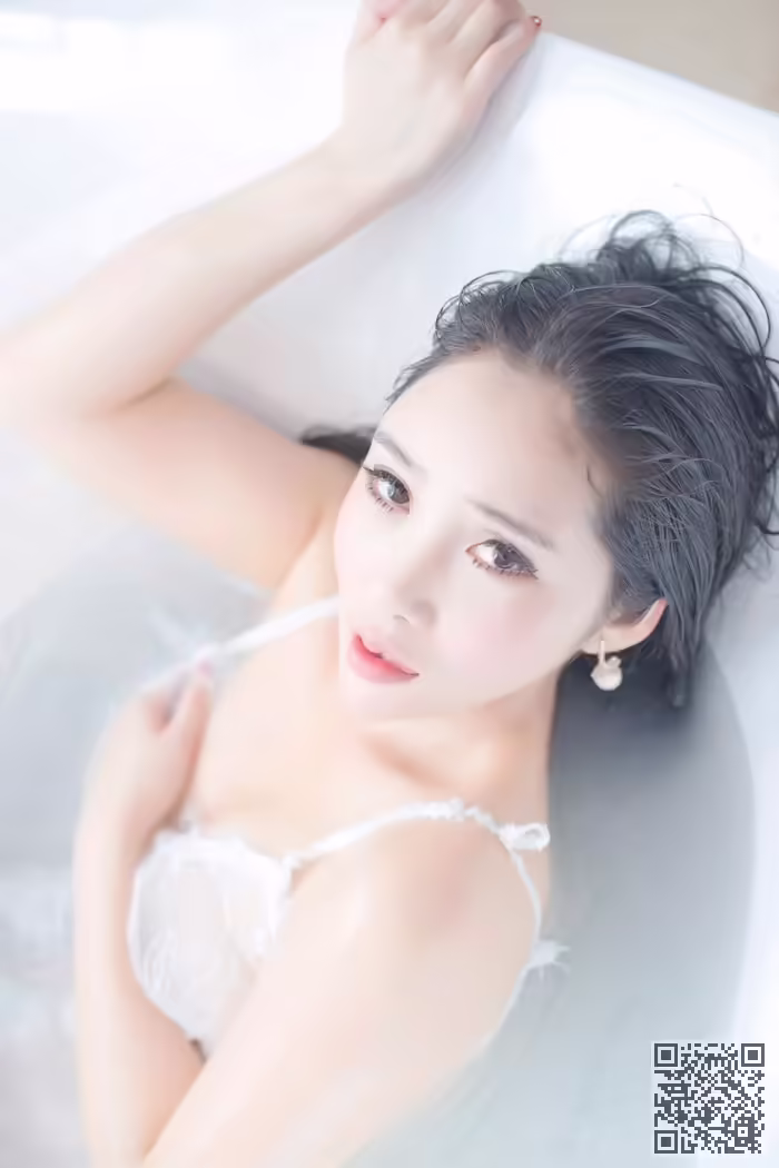 大胸妹、艾弥、丰乳肥臀