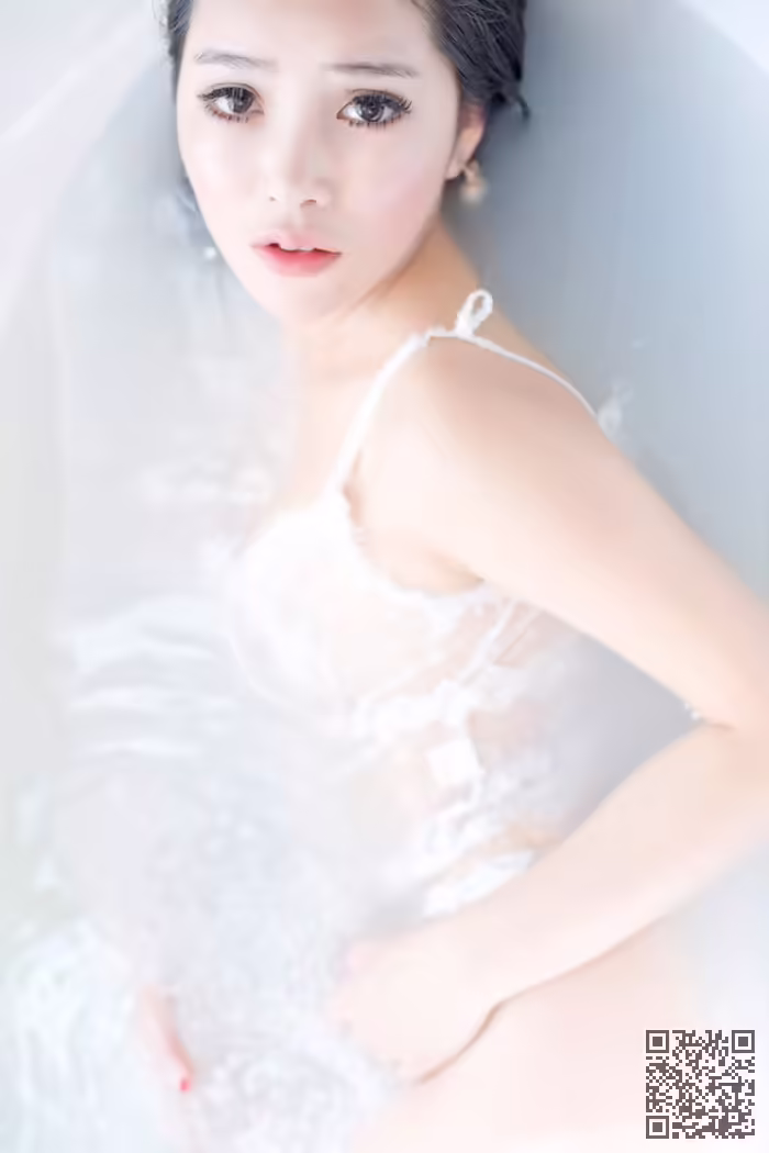 大胸妹、艾弥、丰乳肥臀