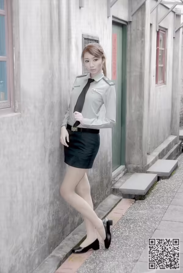 美女警官