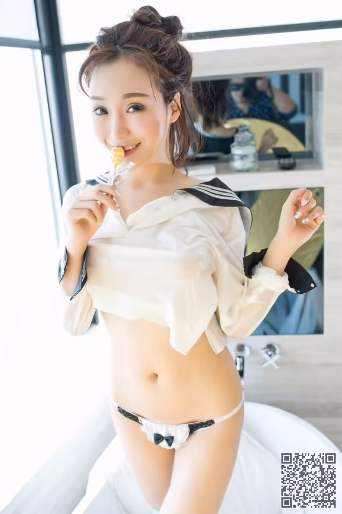 学生妹、顾灿、制服、湿身、美乳