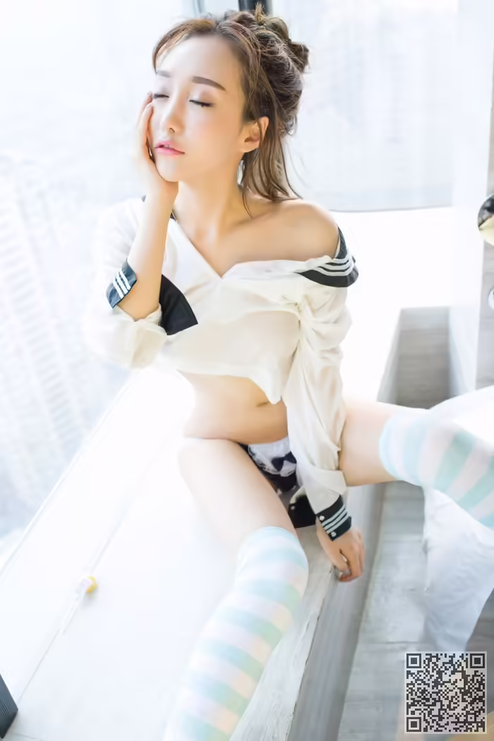 学生妹、顾灿、制服、湿身、美乳