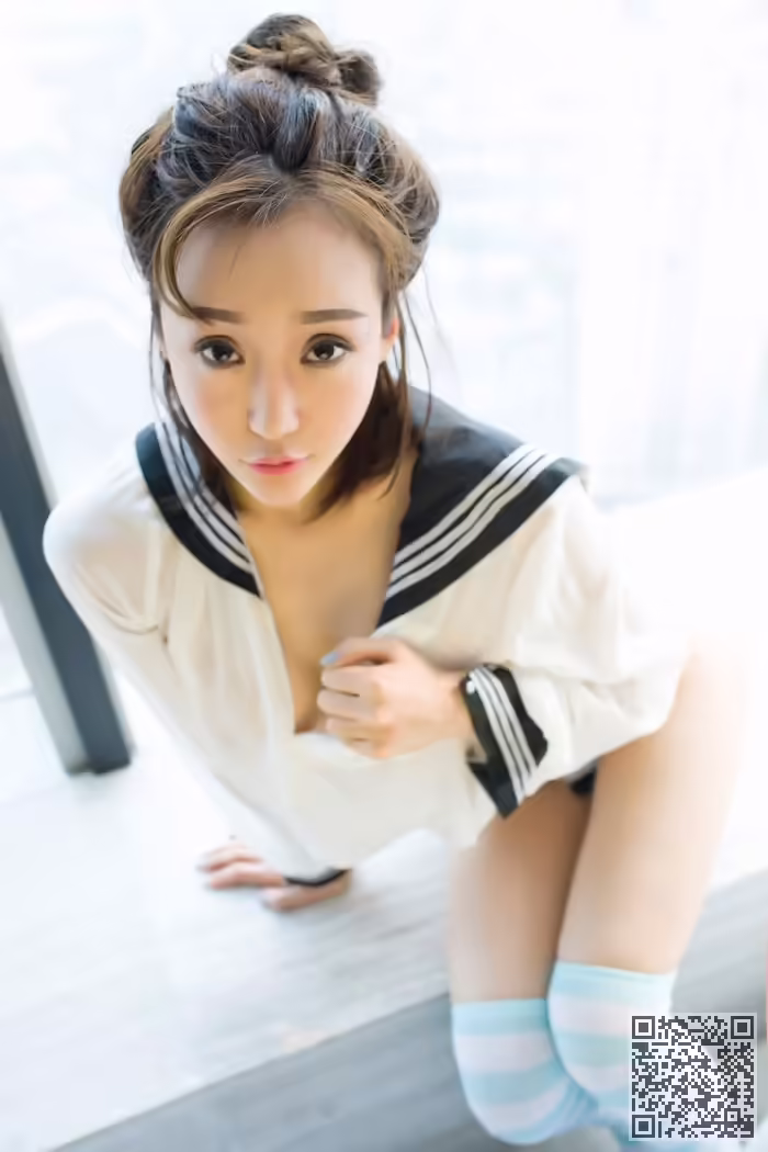 学生妹、顾灿、制服、湿身、美乳