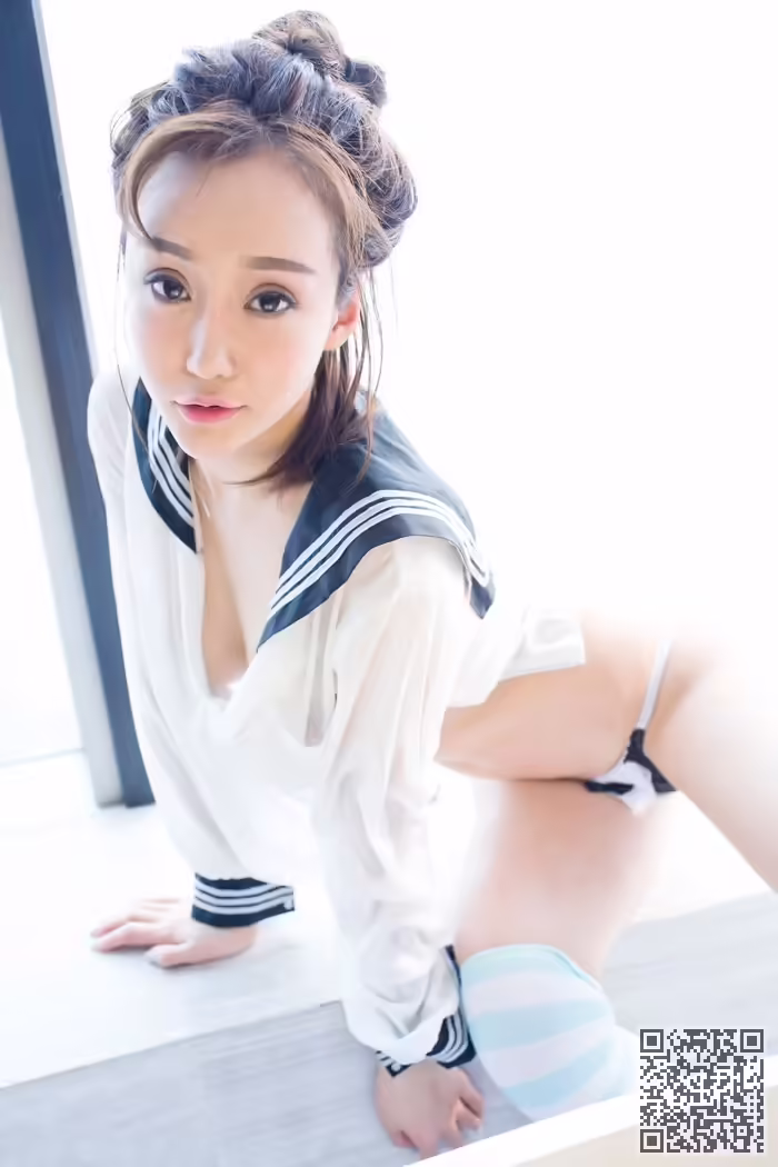 学生妹、顾灿、制服、湿身、美乳