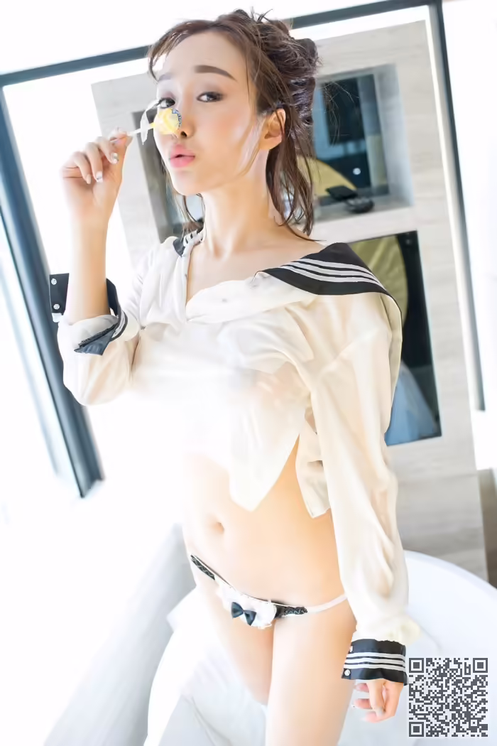 学生妹、顾灿、制服、湿身、美乳