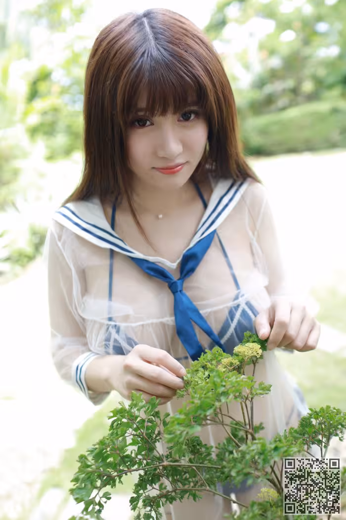少妇娇萌萌透明薄纱尽显白嫩豪乳