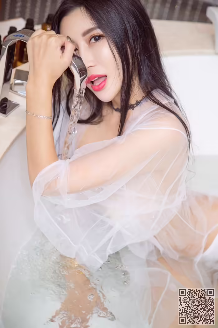 少妇、艾霓莎、湿身