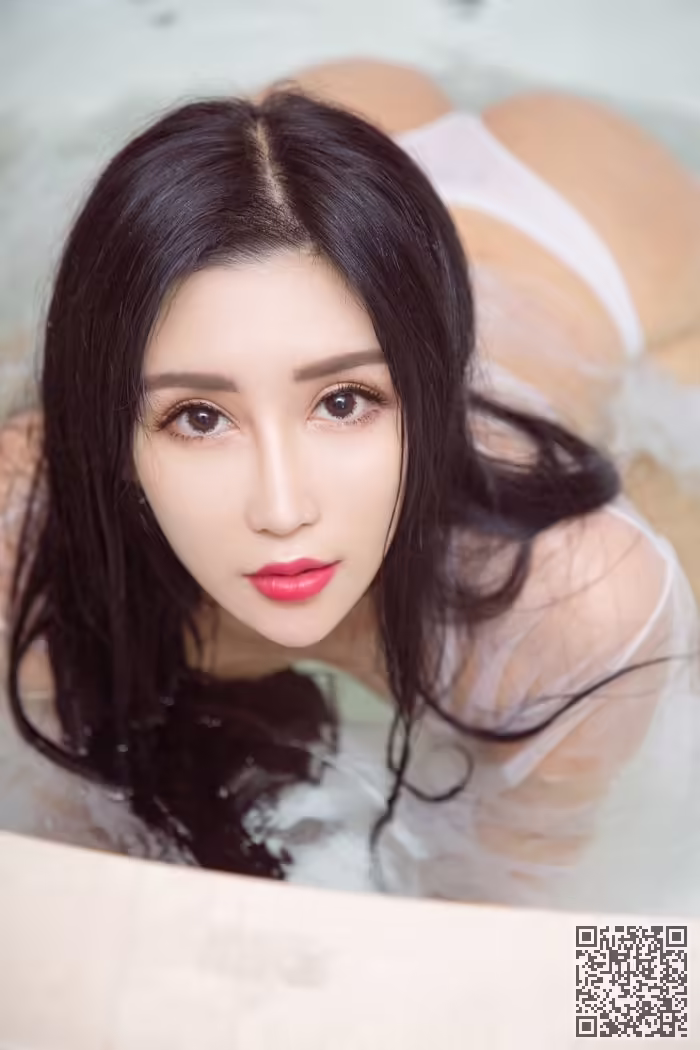 少妇、艾霓莎、湿身
