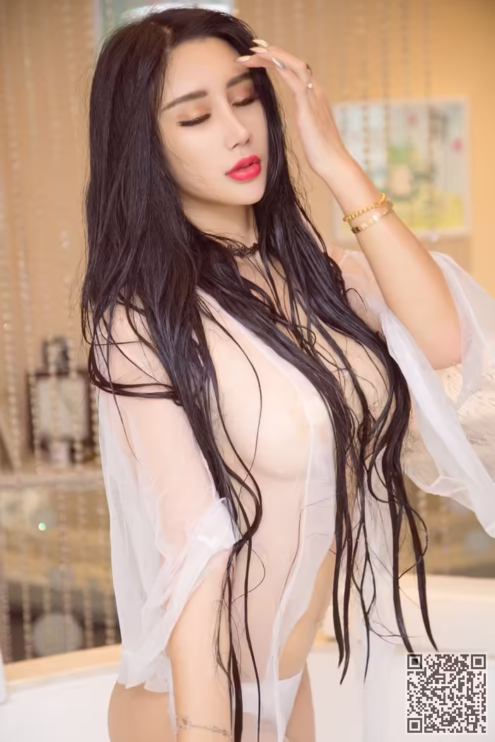 少妇、艾霓莎、湿身
