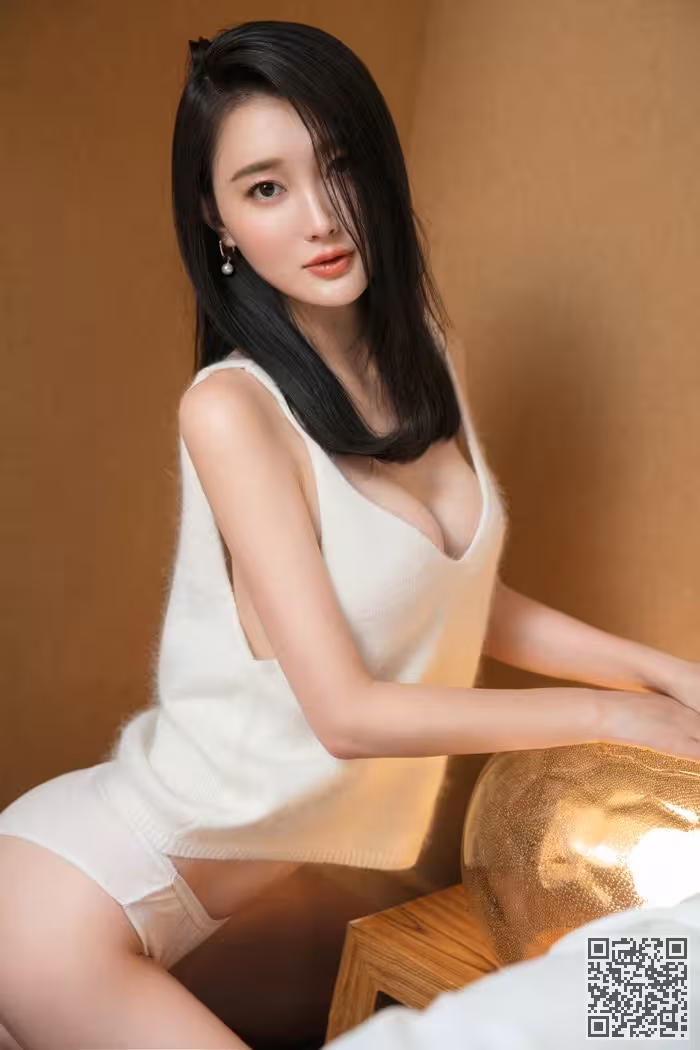 气质女郎潇同学透明薄纱一丝不挂