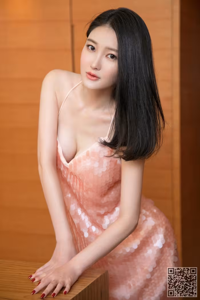 气质女郎潇同学透明薄纱一丝不挂