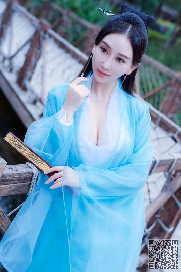 女王、邹晶晶、真空