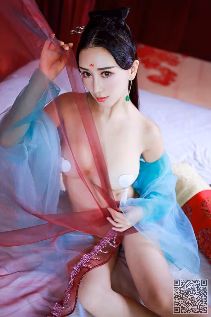 女王、邹晶晶、真空