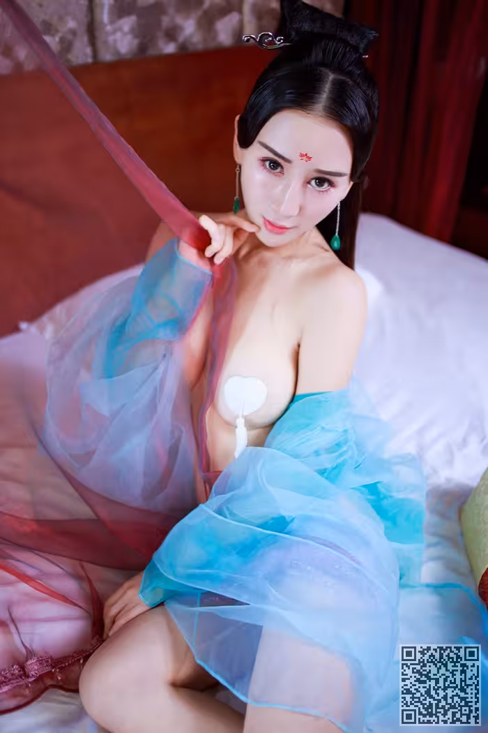 女王、邹晶晶、真空