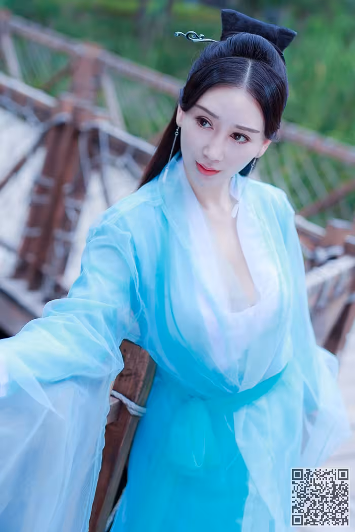 女王、邹晶晶、真空