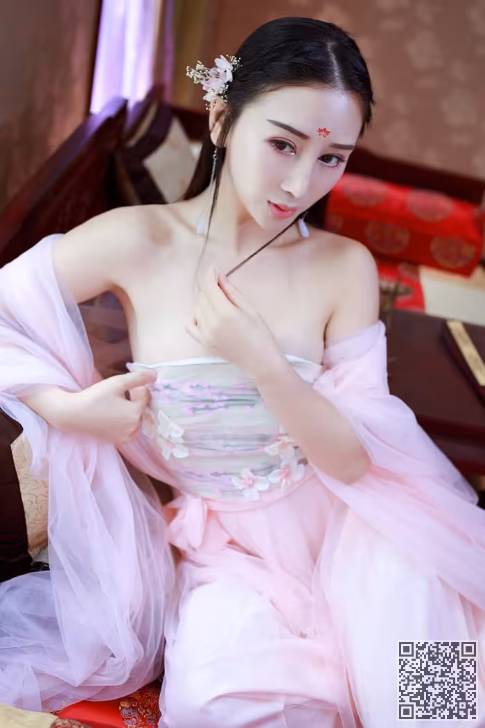 女王、邹晶晶、真空
