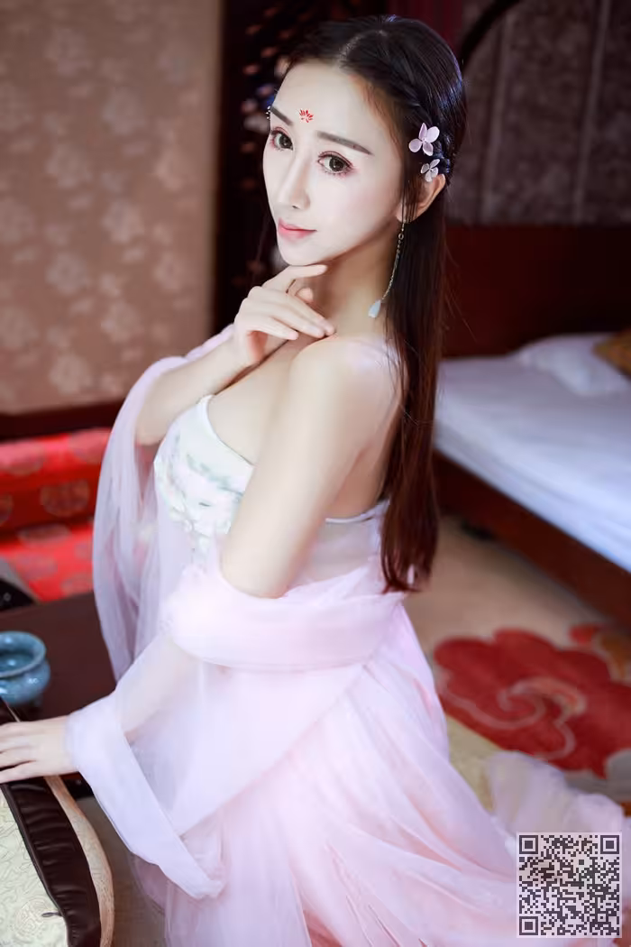 女王、邹晶晶、真空