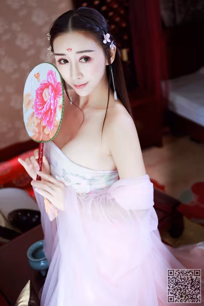 女王、邹晶晶、真空