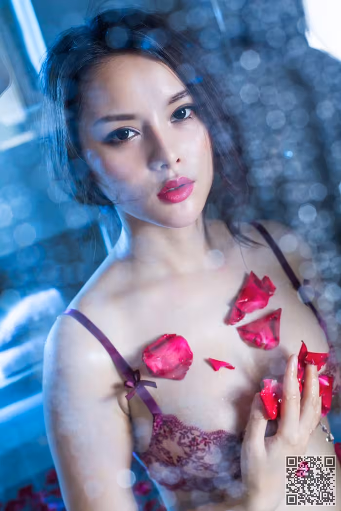 尤物、谭睿琪、湿身、妩媚