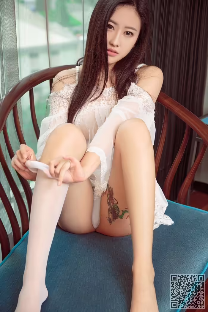 魅惑、佳人芊、紧身衣