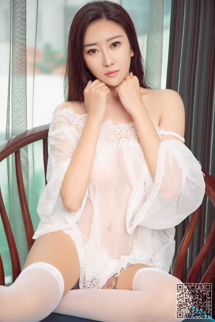 魅惑、佳人芊、紧身衣