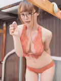 跳舞的孔雀乳房成形术柳树使用绮曲线美的吸引力