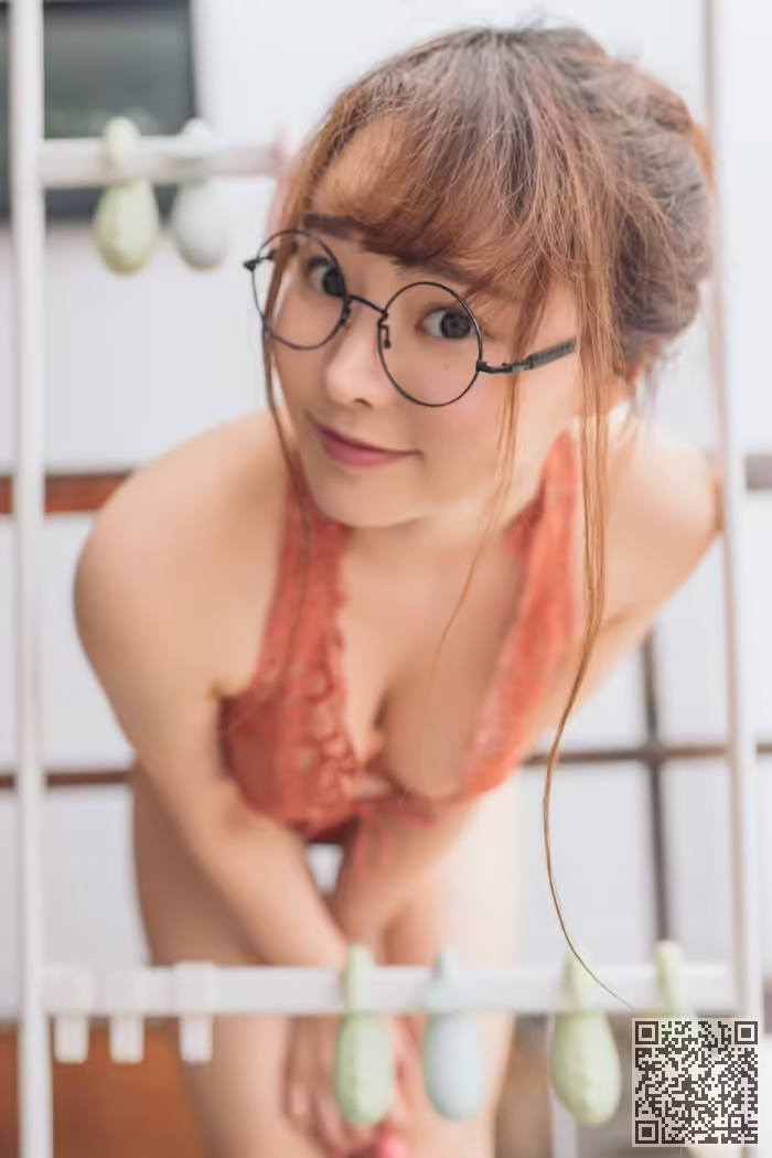 童颜、巨乳、柳侑绮
