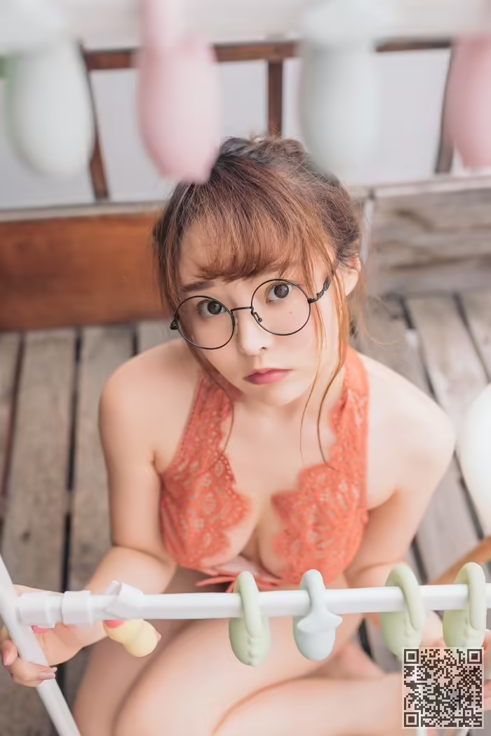 童颜、巨乳、柳侑绮