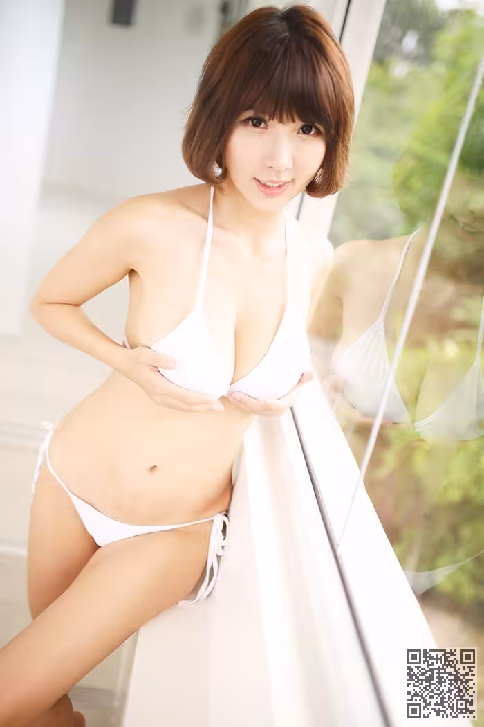 巨乳美女晓茜白嫩酥胸百看而不腻