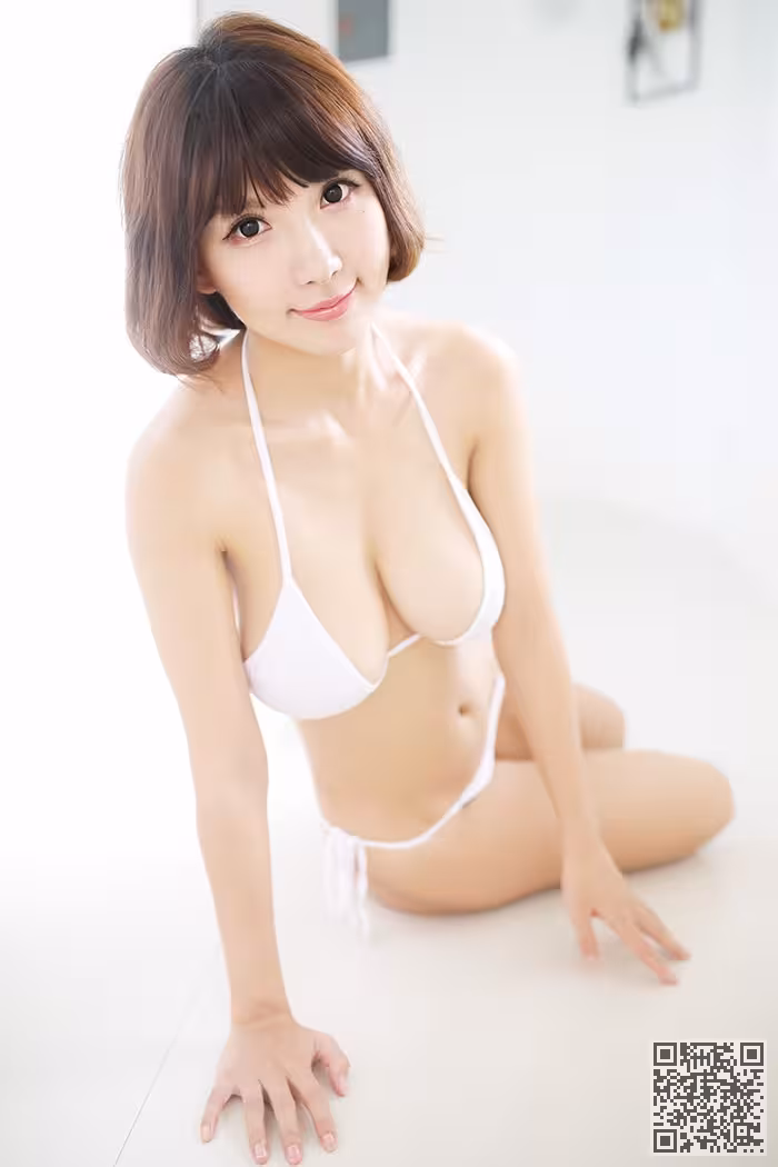 巨乳美女晓茜白嫩酥胸百看而不腻
