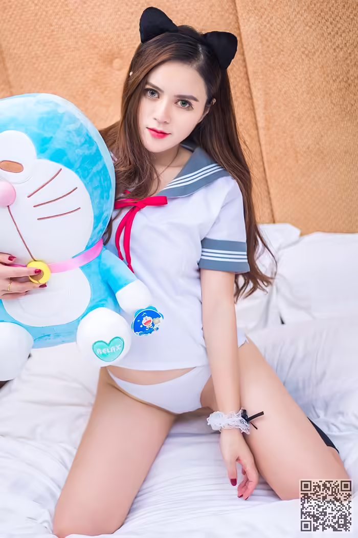 学妹、全裸、美体