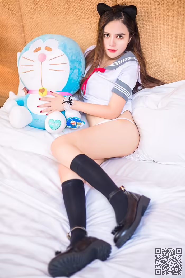 学妹、全裸、美体