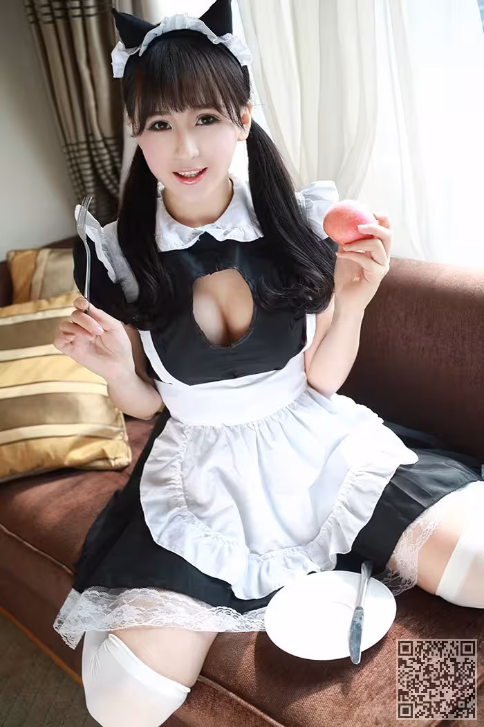 娇媚女仆唐雨辰制服诱惑美乳抢镜