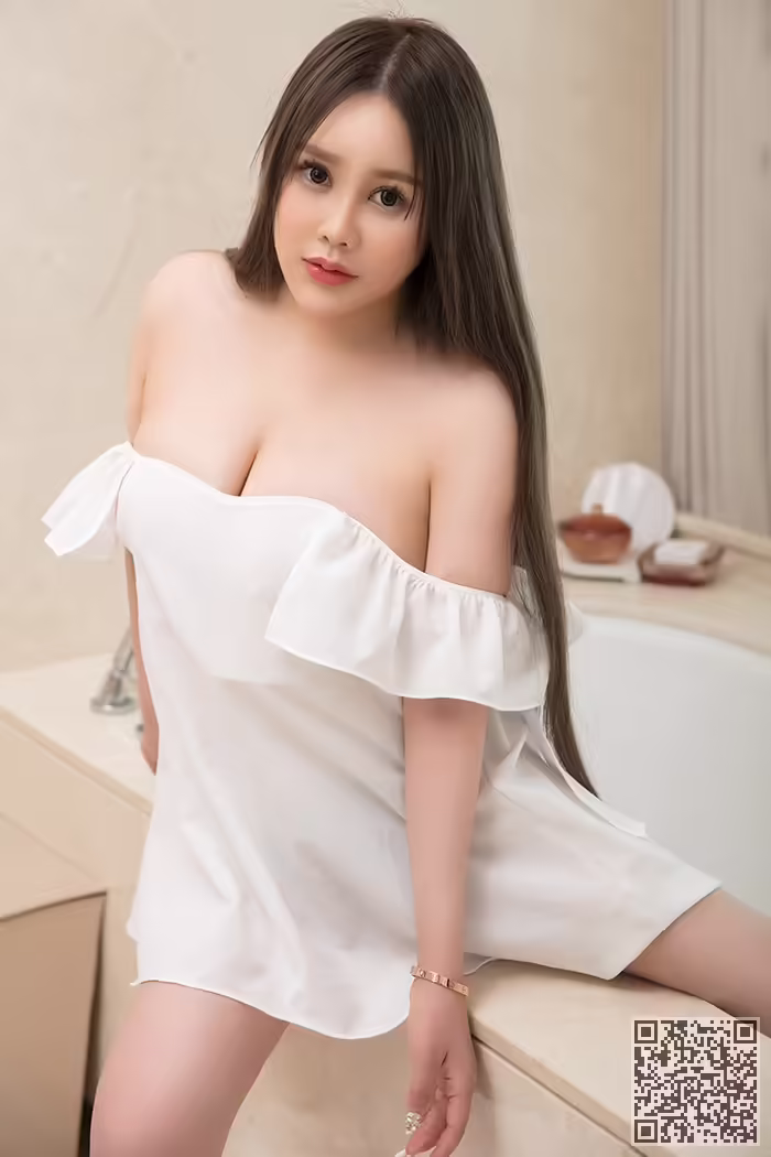 巨乳、嫩模、倪诗茵