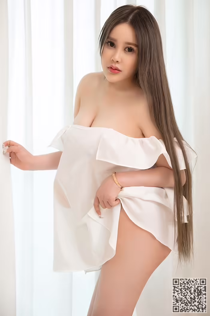 巨乳、嫩模、倪诗茵