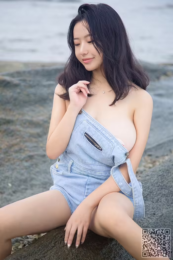 尤物、撩衣、露乳