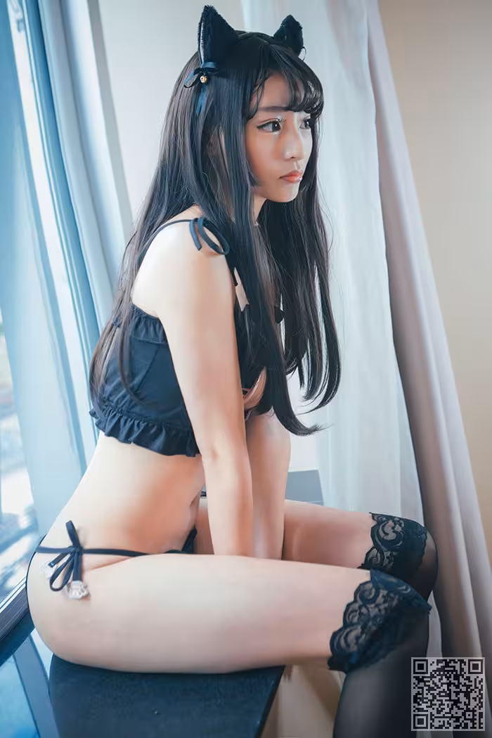 猫耳美眉童颜巨乳黑丝美腿诱惑足