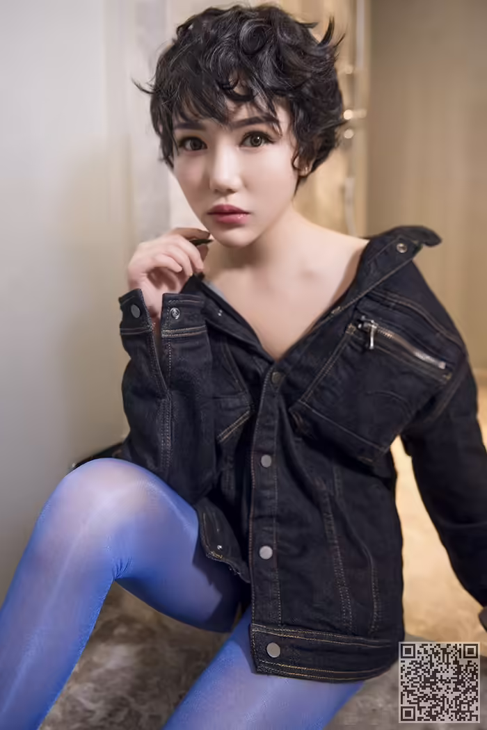 丝袜、少妇、全裸、美乳