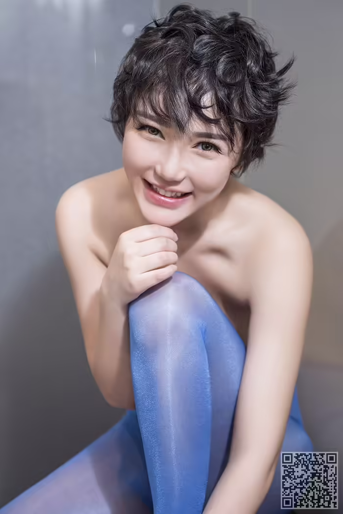 丝袜、少妇、全裸、美乳