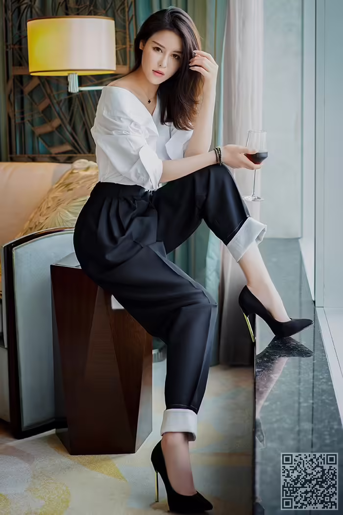 御姐、叶佳颐、湿身、豪乳、翘臀