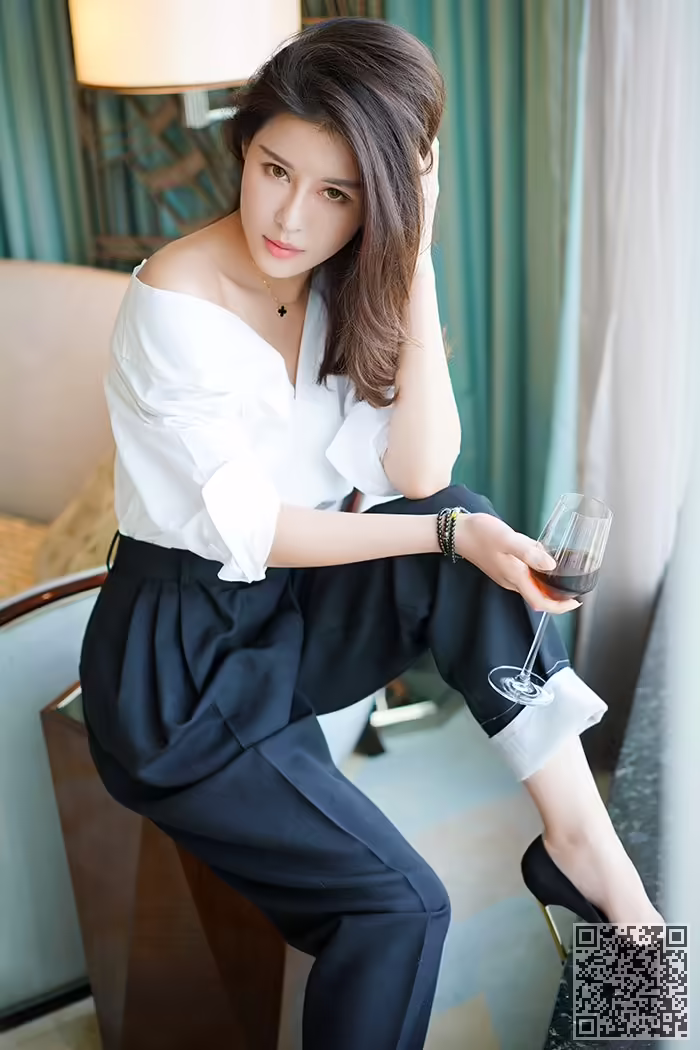 御姐、叶佳颐、湿身、豪乳、翘臀