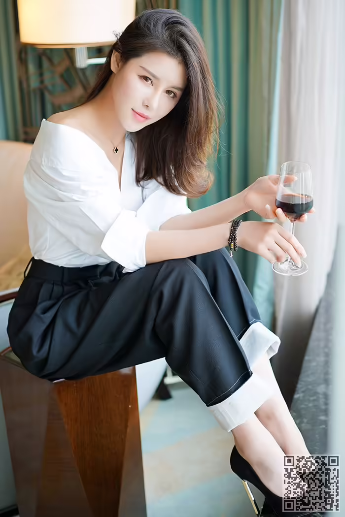 御姐、叶佳颐、湿身、豪乳、翘臀