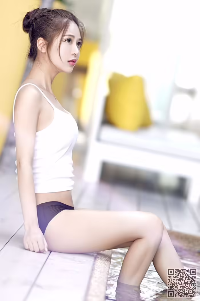 邻家女孩、张静燕、湿身