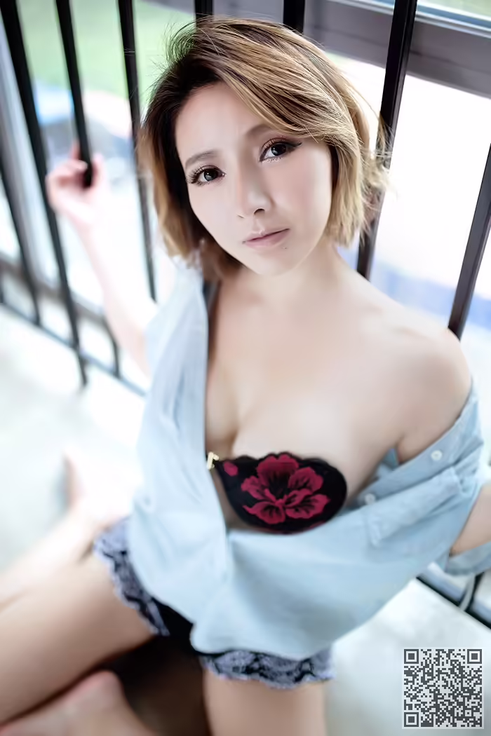 老湿、豪乳、翘臀